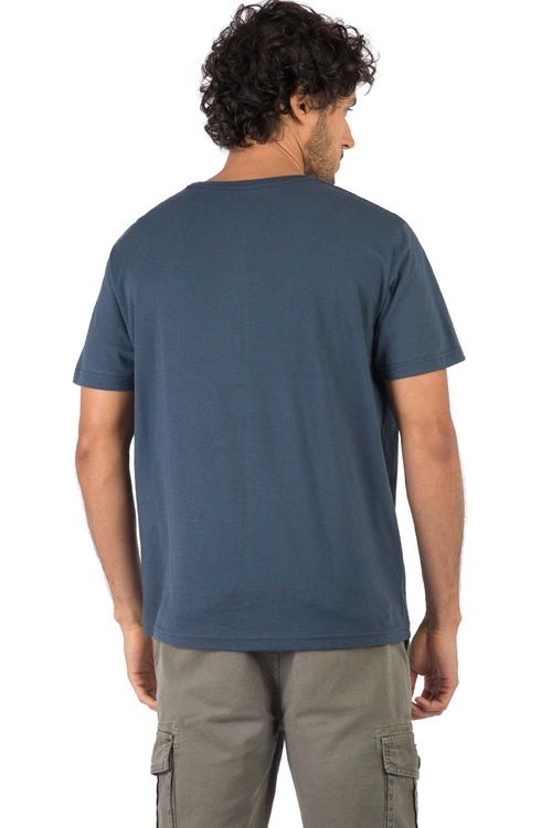 T-Shirt Básica Comfort Com Bolso Azul Jeans