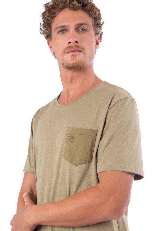 T-Shirt Básica Premium Com Bolso Verde Militar