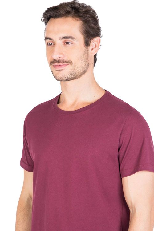 T-Shirt Básica Fit Vinho