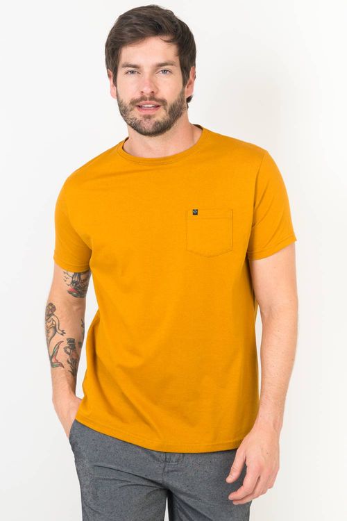 T-Shirt Básica Com Bolso Mostarda