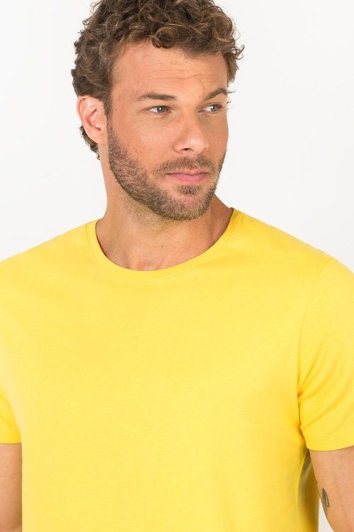 T-Shirt Básica Premium Sem Costura Amarela