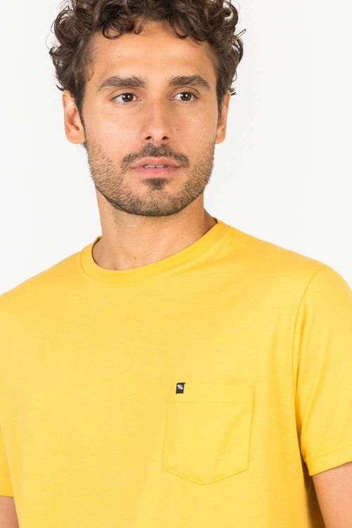 T-Shirt Básica Com Bolso Amarelo Escuro
