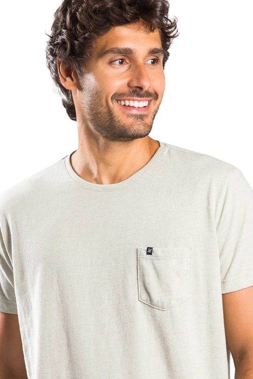T-Shirt Especial Desfibrado Com Bolso Verde Claro