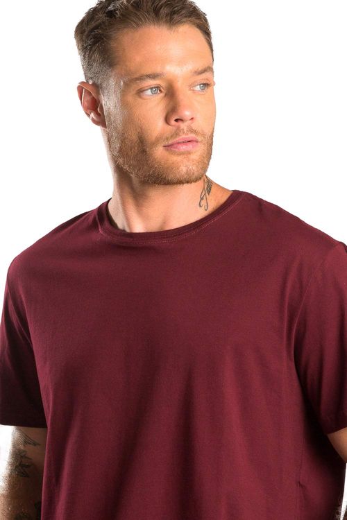 T-Shirt Básica Comfort Vinho