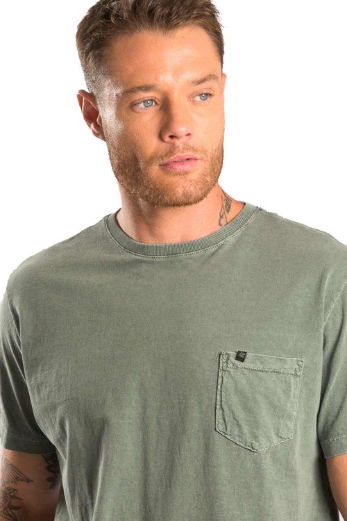 T-Shirt Estonada Com Bolso Verde Musgo