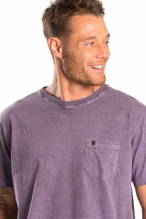 T-Shirt Estonada Com Bolso Roxo