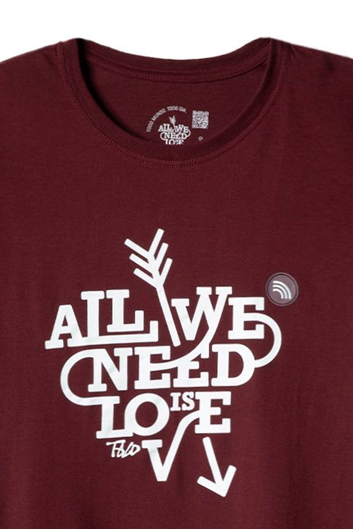 Blusa Estampada All We Need Is Love Vinho