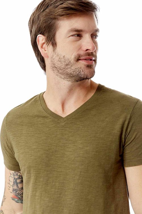 T-Shirt Gola v Básica Premium Verde Musgo