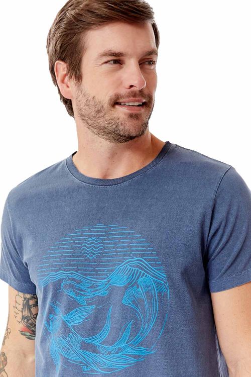 T-Shirt Estampada Stone Two Carps Azul Marinho
