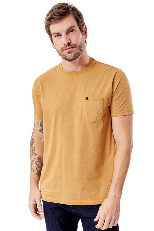 T-Shirt Básica Comfort Com Bolso Mostada