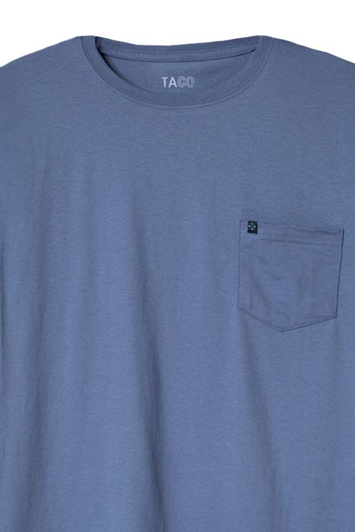 T-Shirt Básica Comfort Com Bolso Azul Jeans