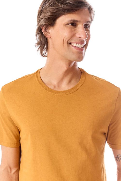 T-Shirt Básica Mescla Comfort Fit Mostarda