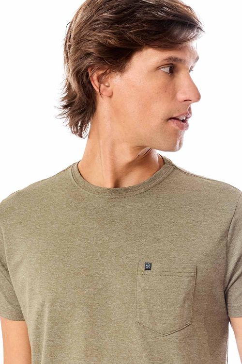 T-Shirt Básica Comfort Com Bolso Verde Musgo