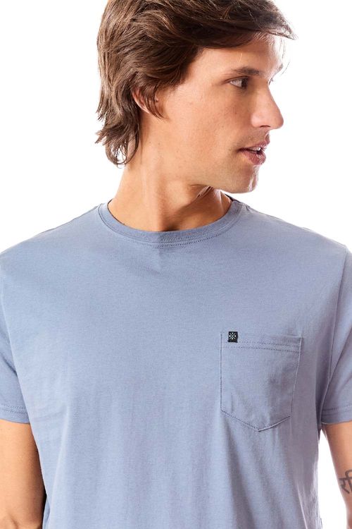 T-Shirt Básica Comfort Com Bolso Azul Jeans