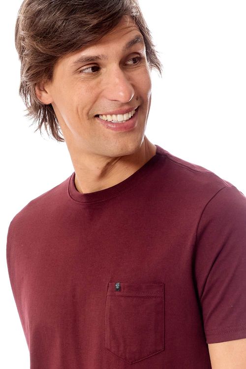 T-Shirt Básica Comfort Com Bolso Vinho