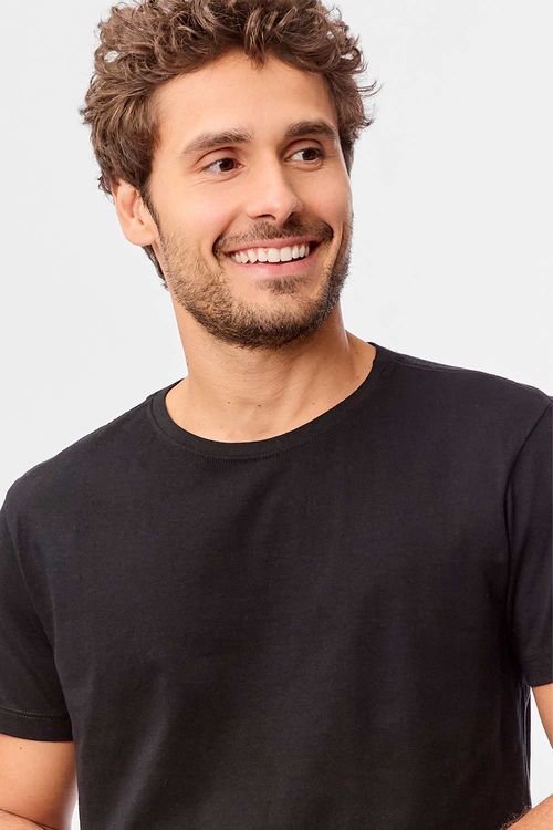 T-Shirt Básica Fit Preta