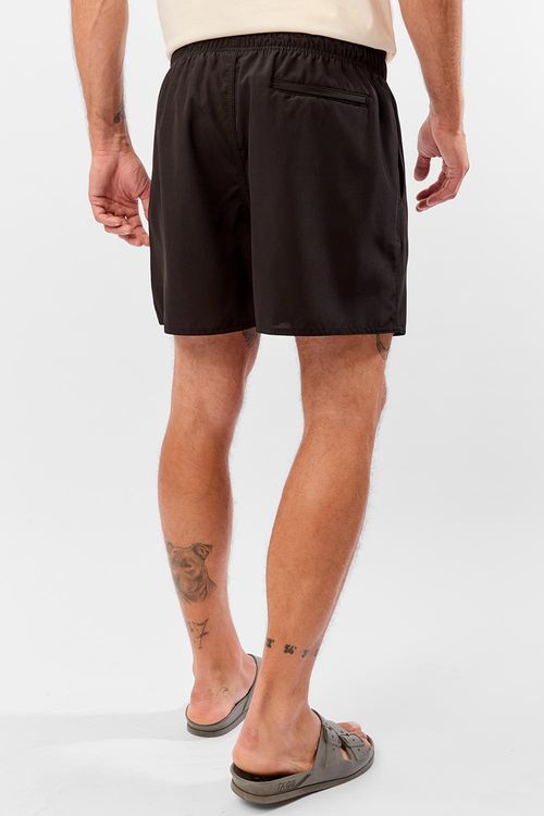 Short Liso Com Patch Preto