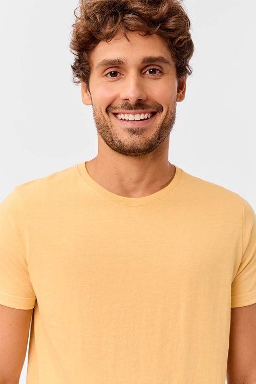 T-Shirt Básica Premium Fit Sem Costura Amarela Clara