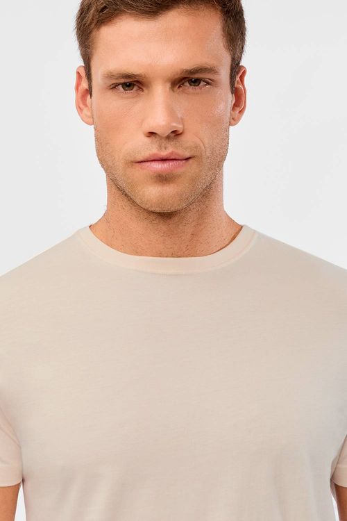 T-Shirt Básica Fit Off White