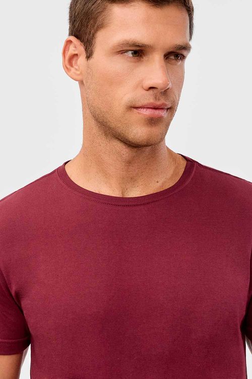 T-Shirt Básica Fit Vinho