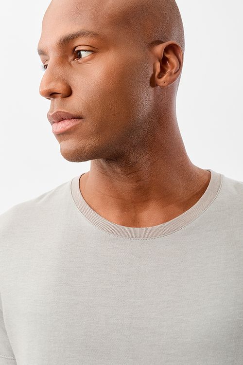T-Shirt Básica Premium Fit Sem Costura Lateral Cinza