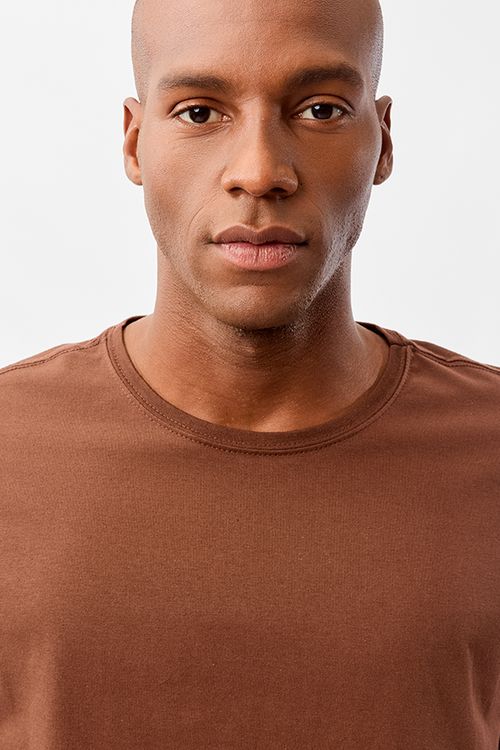 T-Shirt Básica Fit Marrom