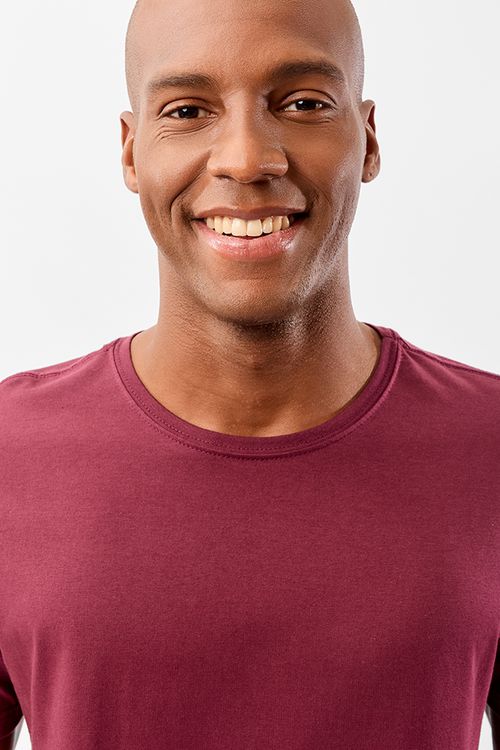 T-Shirt Básica Fit Vinho