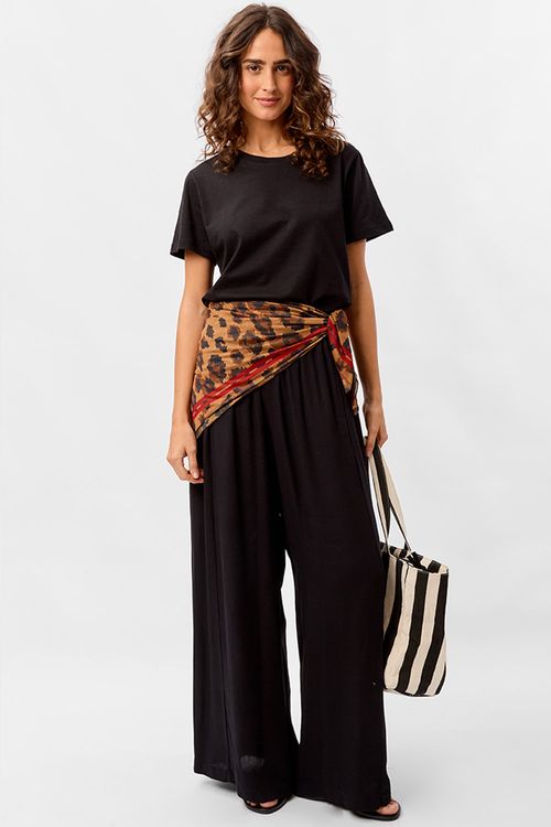 Blusa Básica Fio Penteado Preta