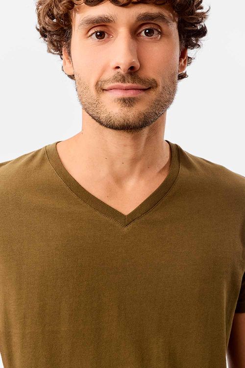 T-Shirt Básica Premium Fit Gola v Sem Costura Lateral Verde Musgo