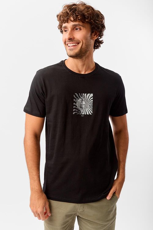 T-Shirt Estampada Karpa Preta