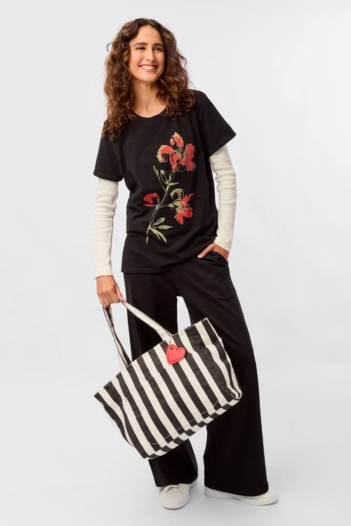 Blusa Estampada Flor Aquarela Preta