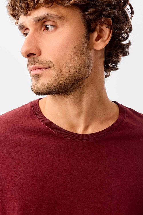 T-Shirt Básica Premium Fit Sem Costura Lateral Vinho