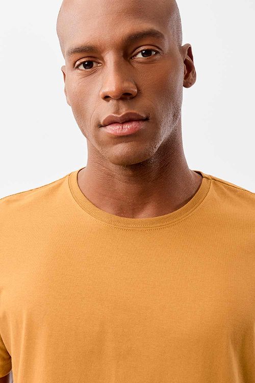 T-Shirt Básica Fit Mostarda