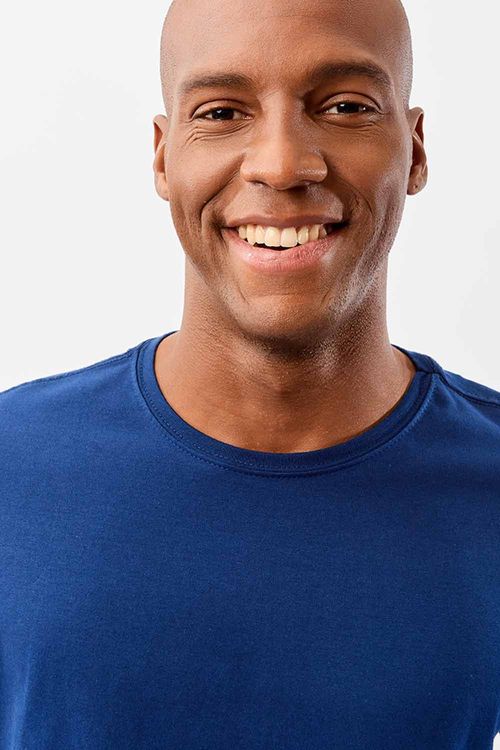 T-Shirt Básica Fit Azul Marinho