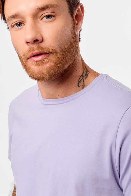 T-Shirt Básica Fit Lilás